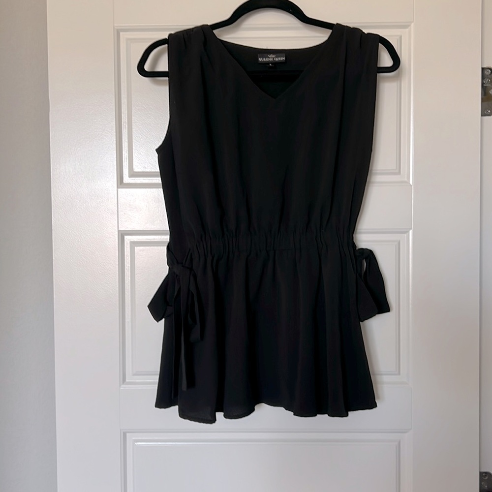 Nursing Queen nursing top!Great for getting dressed up but still being practical